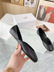 THE ROW 26S ROUND TOE BALLET FLATS IN BLACK CALFSKIN