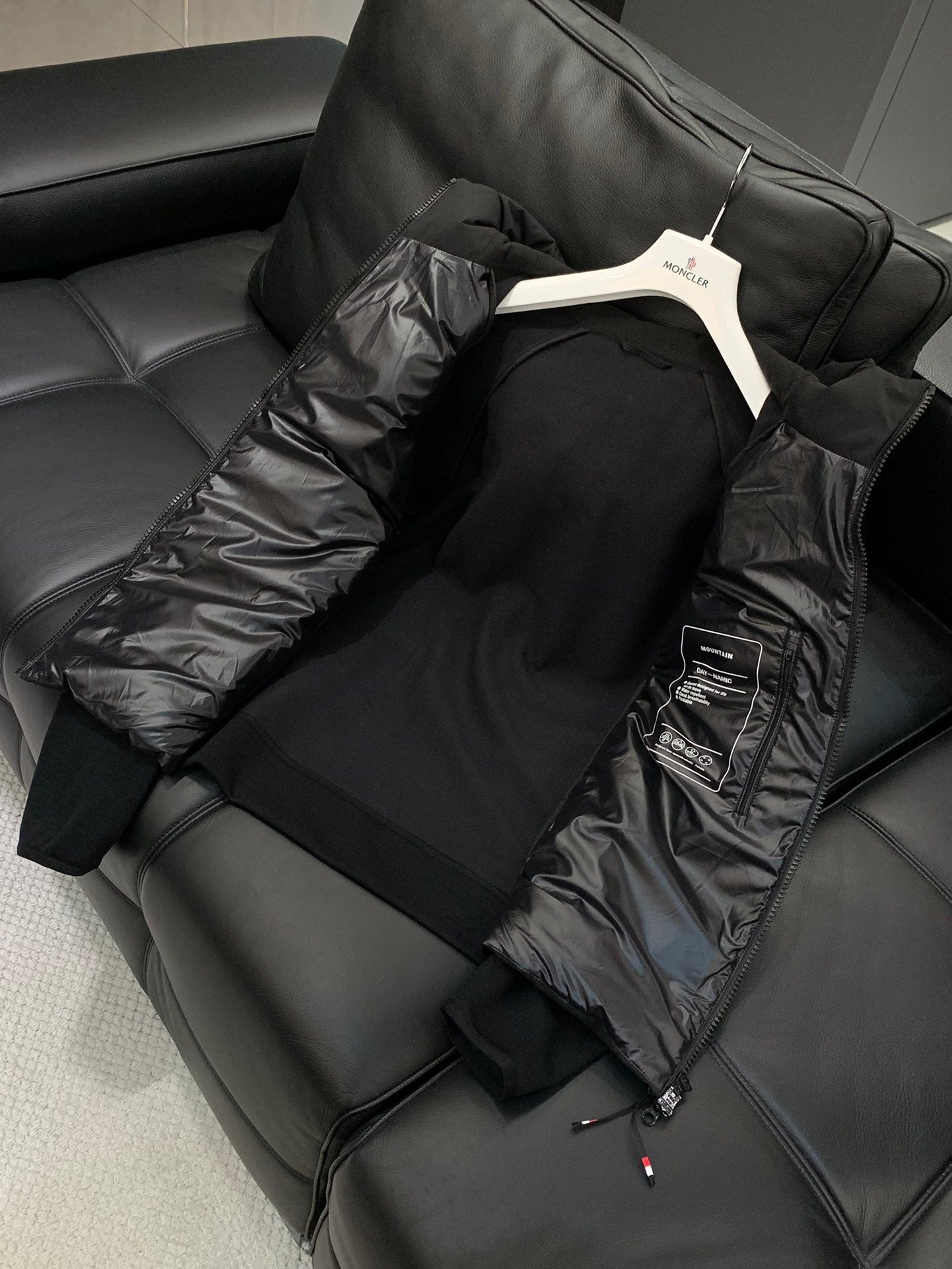 MONCLER 25S GRENOBLE DOWN JACKET 208