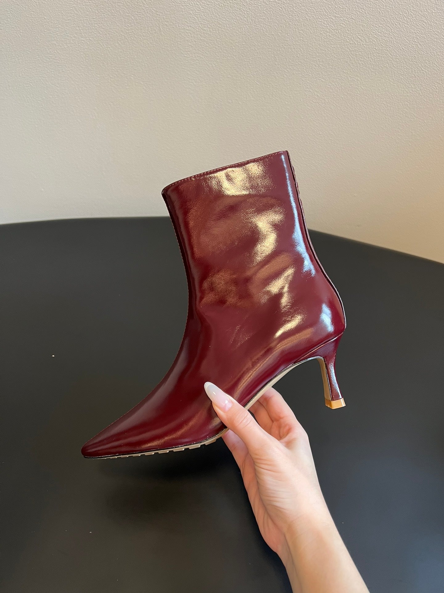 BOTTEGA VENETA 26S POINTED-TOE BOOTS 50 MM IN DARK RED CALFSKIN