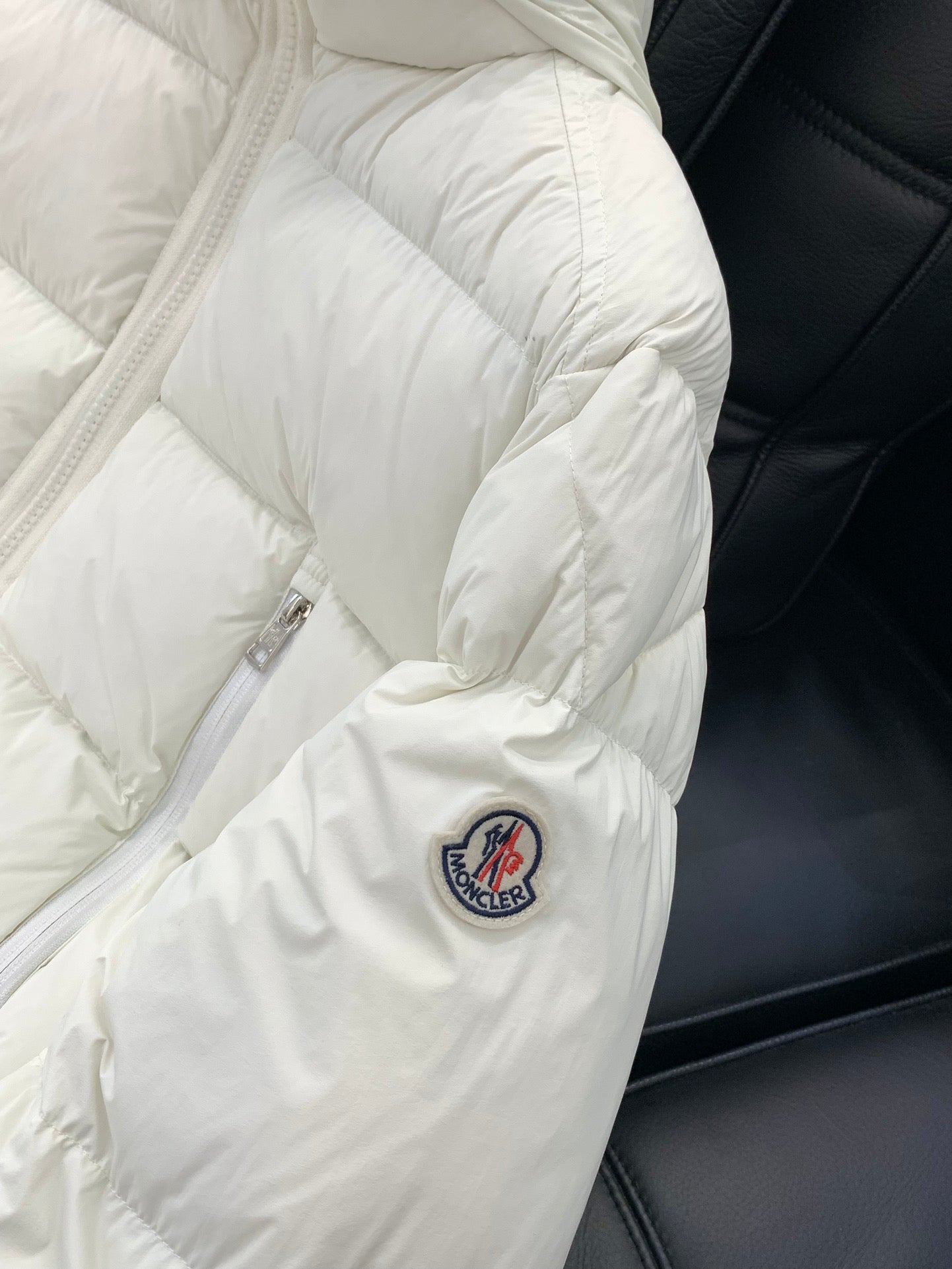 MONCLER 25S PUFFER JACKET 271