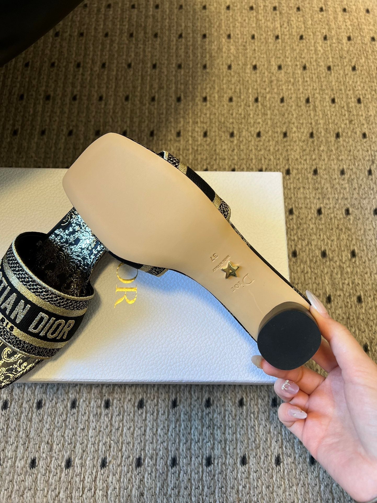 DIOR 26S DWAY HEELED SLIDE 40MM IN BLACK AND GOLD EMBROIDERED COTTON
