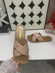 CHANEL 26S SANDALS IN TAUPE PINK CALFSKIN WITH DOUBLE C CHAIN DETAIL