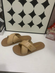 CHANEL 26S SANDALS IN BEIGE CALFSKIN WITH DOUBLE C CHAIN DETAIL