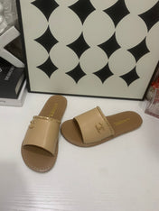 CHANEL 26S SANDALS IN BEIGE CALFSKIN GOLD-TONE CHAIN DETAIL