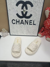 CHANEL 26S QUILTED SLIDE SANDALS IN WHITE CALFSKIN