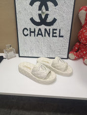 CHANEL 26S QUILTED SLIDE SANDALS IN WHITE CALFSKIN