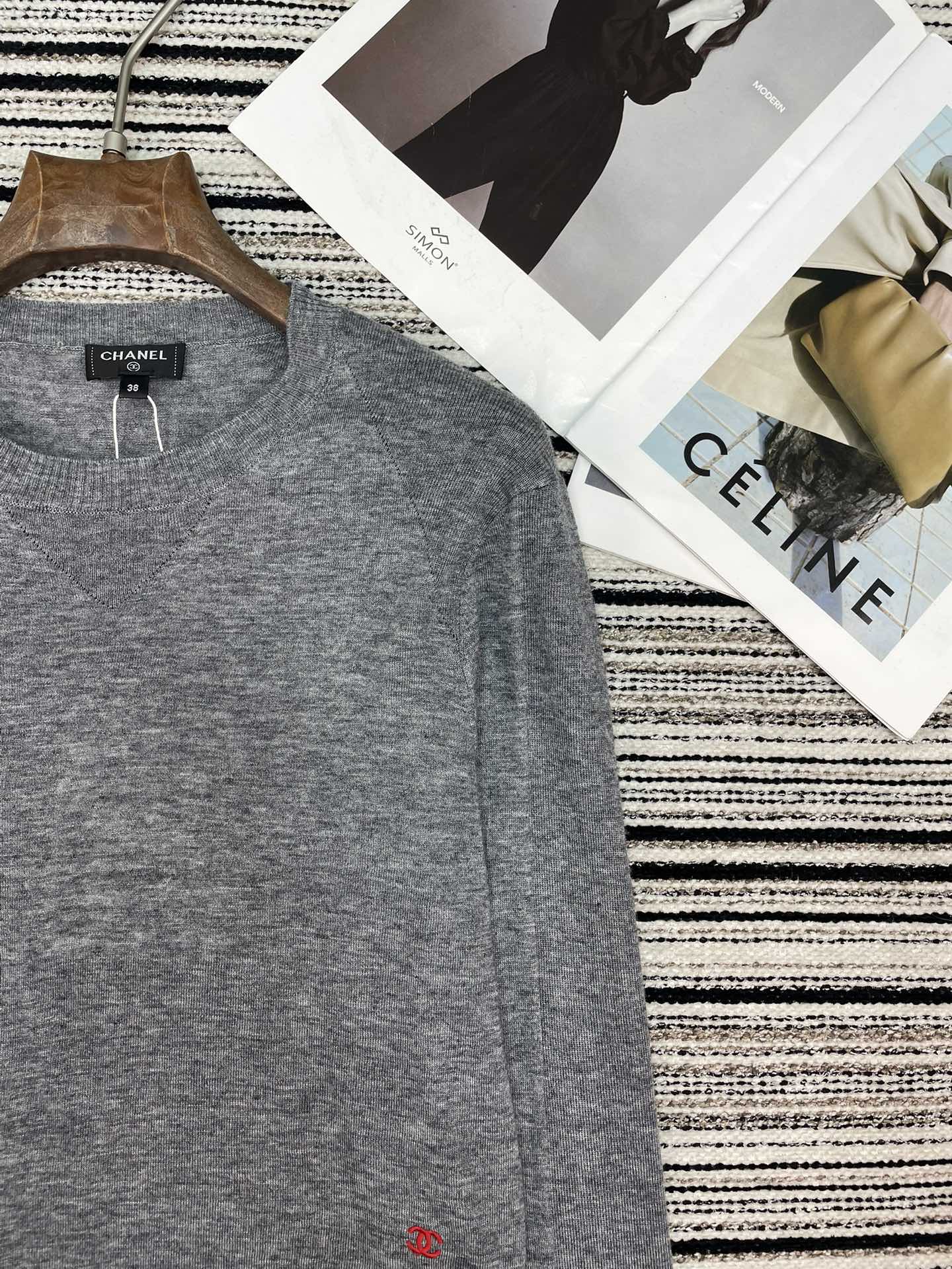 CHANEL 26S SWEATER 952
