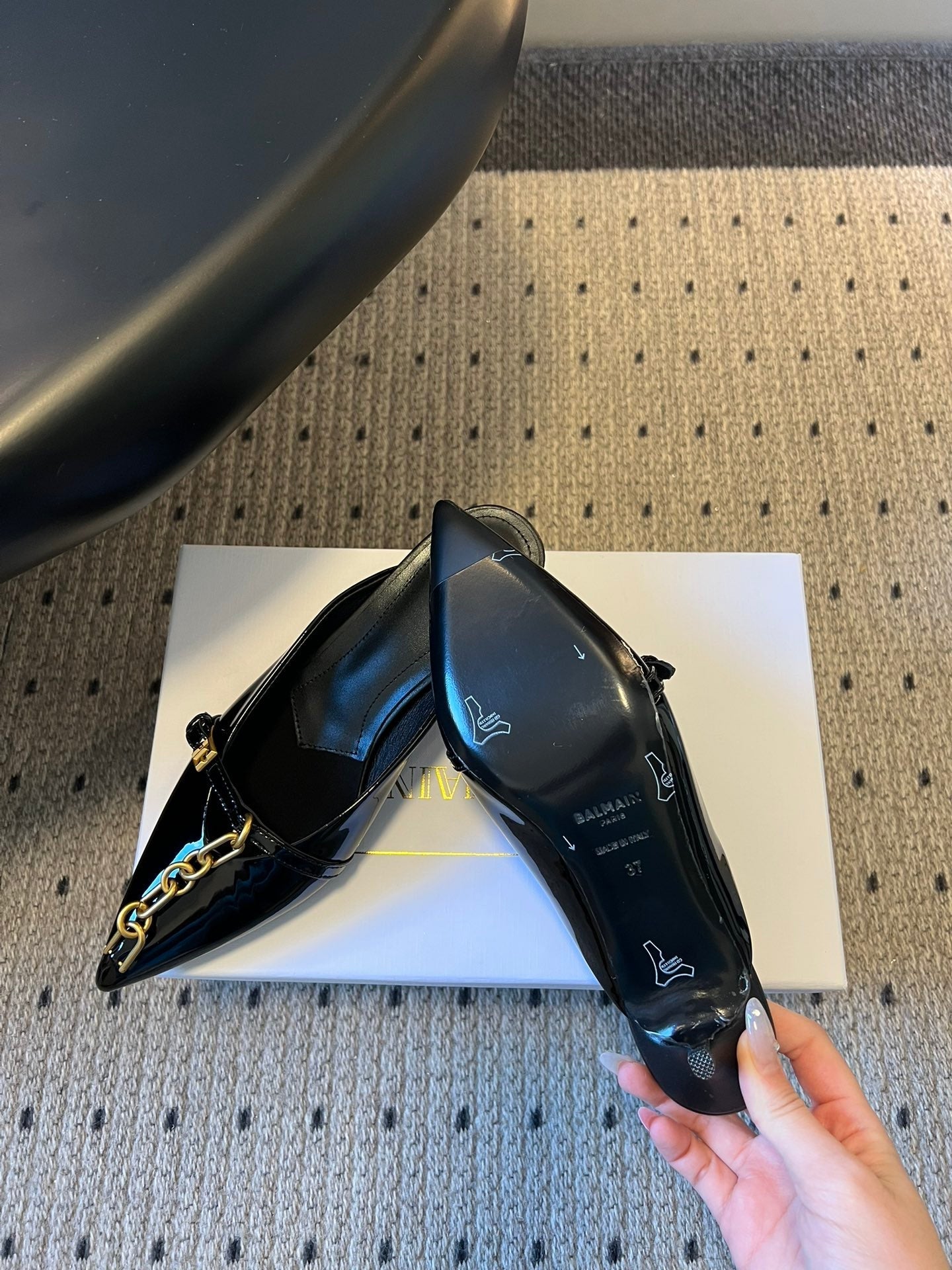 BALMAIN 26S GOLD CHAIN HIGH HEEL MULES 45 MM IN BLACK PATENT CALFSKIN