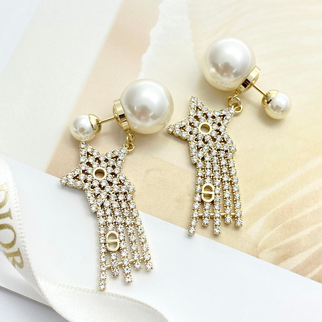 CD 26S STAR CRYSTAL FRINGE PEARL EARRINGS IN GOLD TONE METAL 631052
