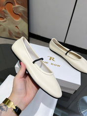 THE ROW 26S BALLET FLATS IN IVORY WHITE CALFSKIN