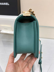 BOY BAG MEDIUM 25 EVERGREEN CAVIAR GOLD HARDWARE