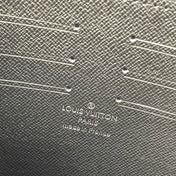 POCHETTE VOYAGE MM 26 MONOGRAM BLACK CALFSKIN