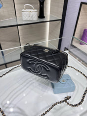 VANITY 17 TOP HANDLE IN BLACK QUILTED LAMBSKIN GOLD HARDWARE