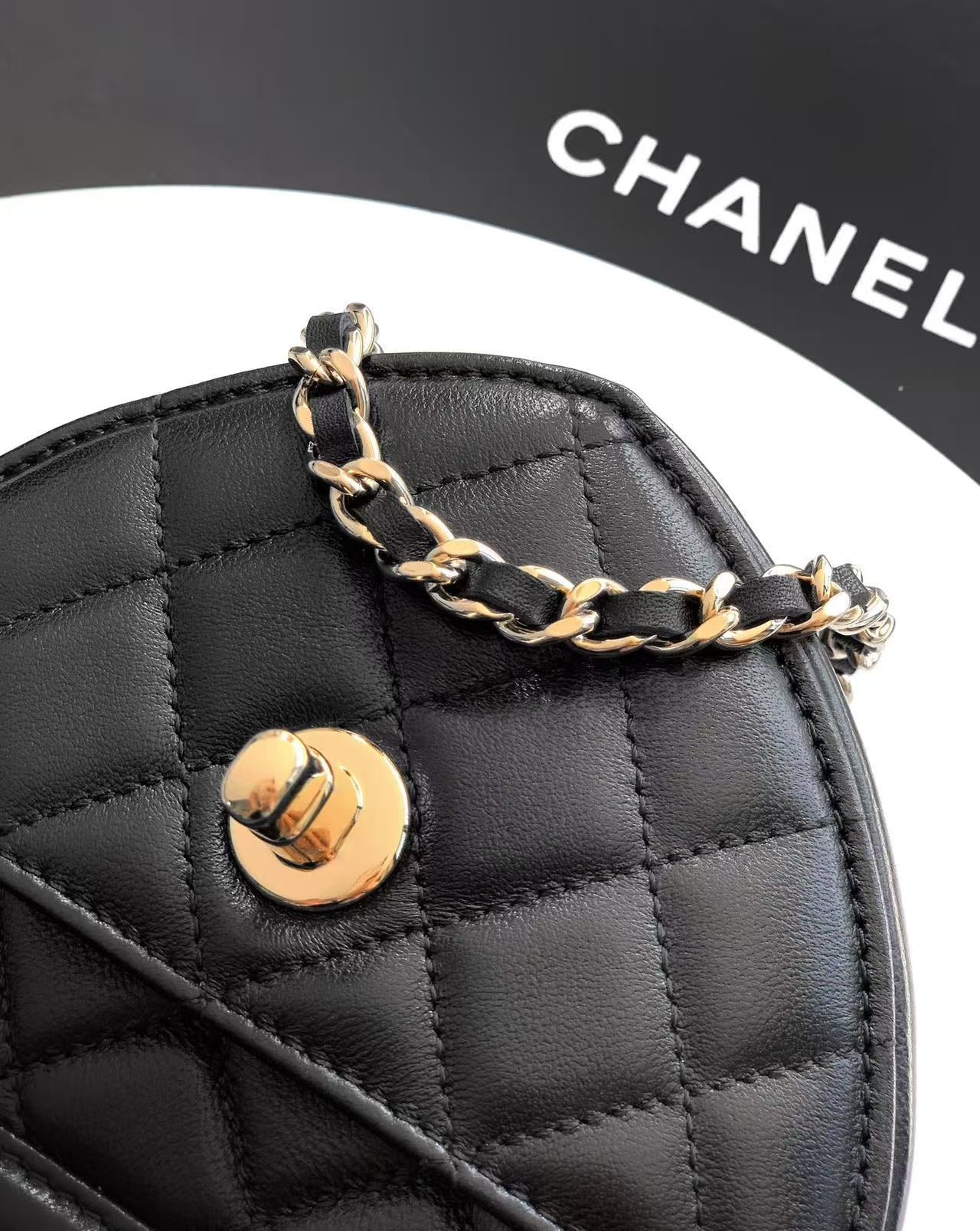 CC HEART QUILTED SHOULDER BAG 19 IN BLACK CALFSKIN TP3