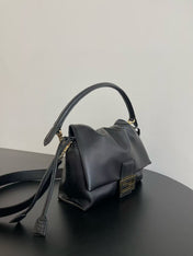 FF MAMMA BAGUETTE 16 IN BLACK CALFSKIN