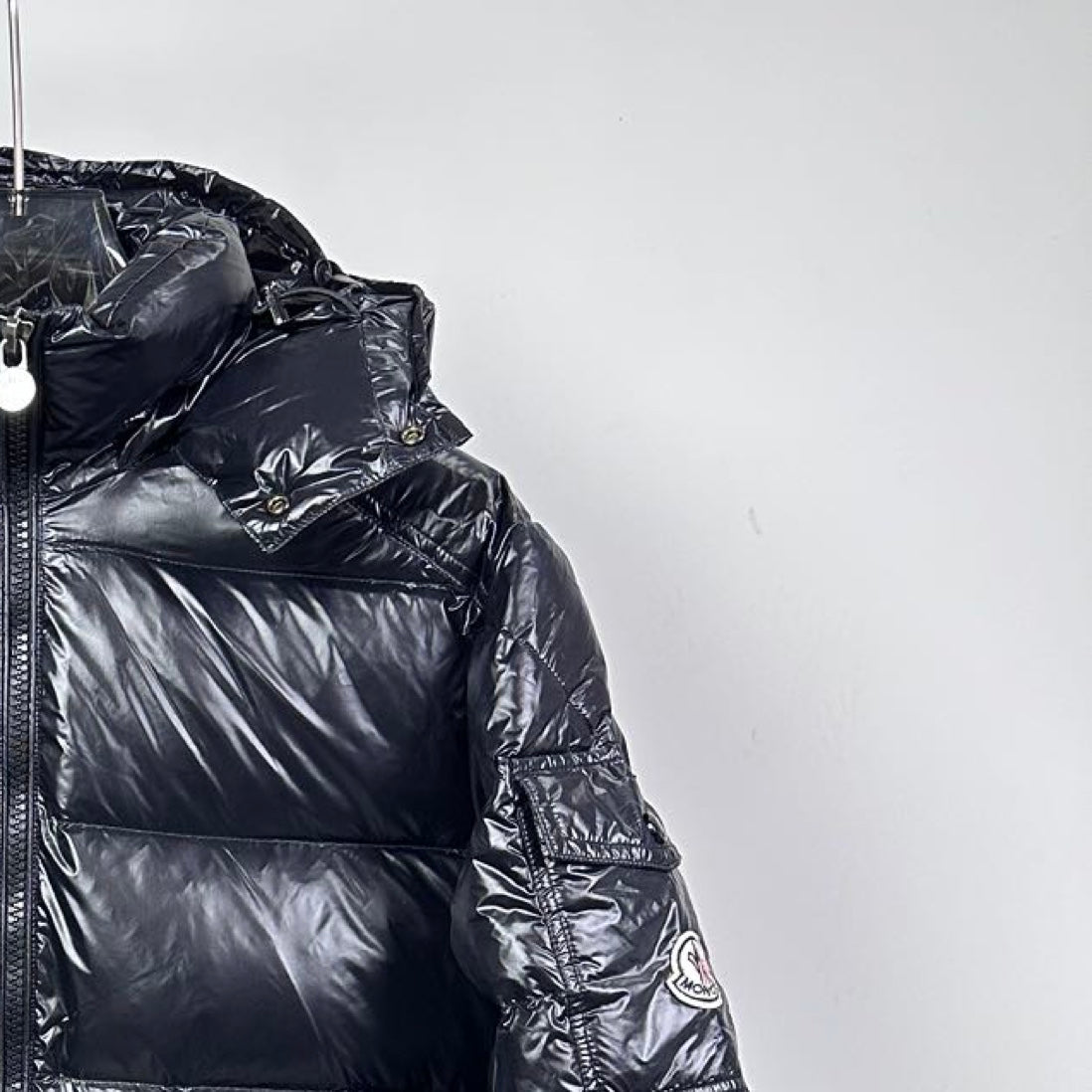 MONCLER BLACK PUFFER JACKET STYLE 2423