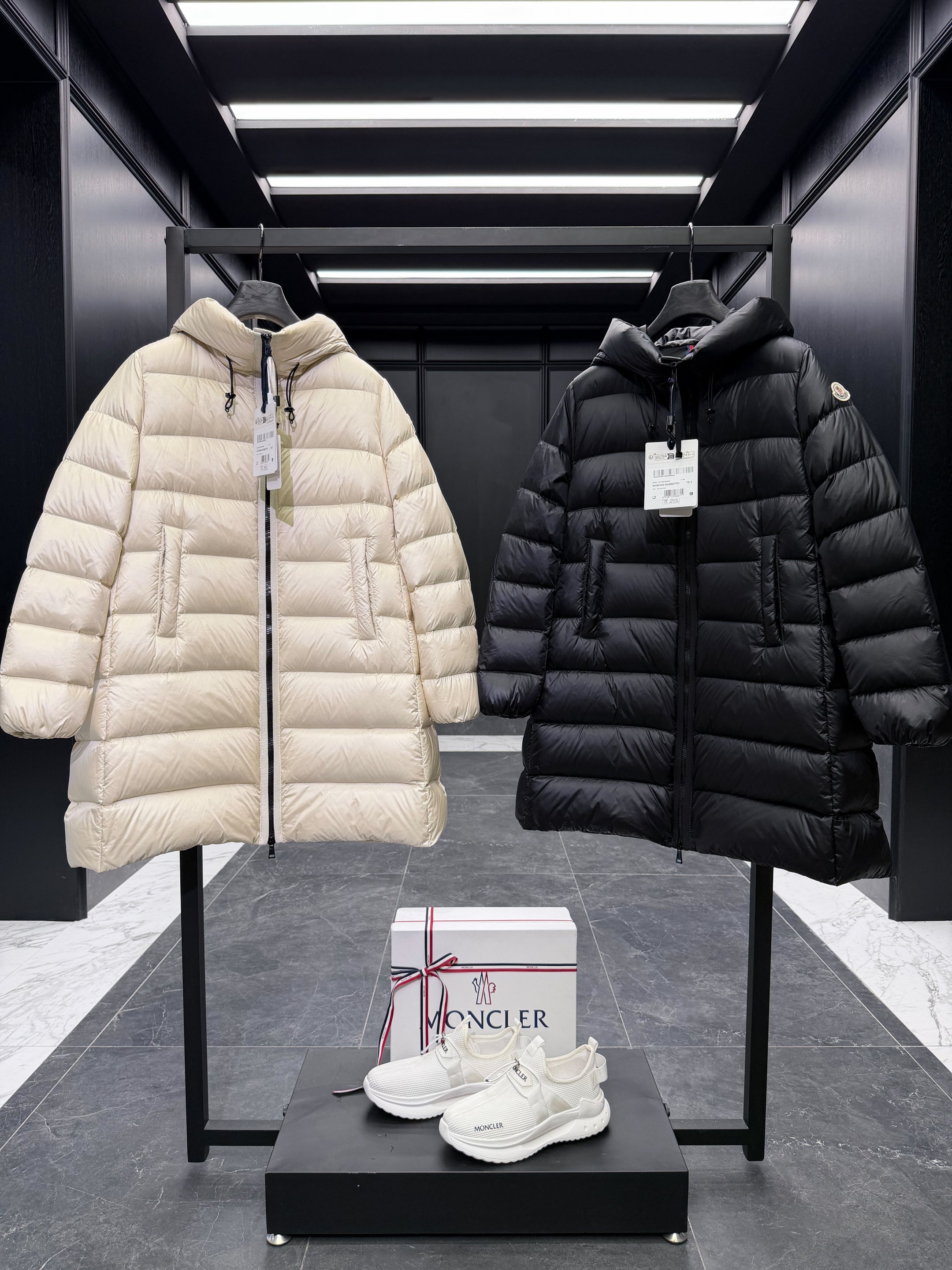 MONCLER LONG COAT 223257