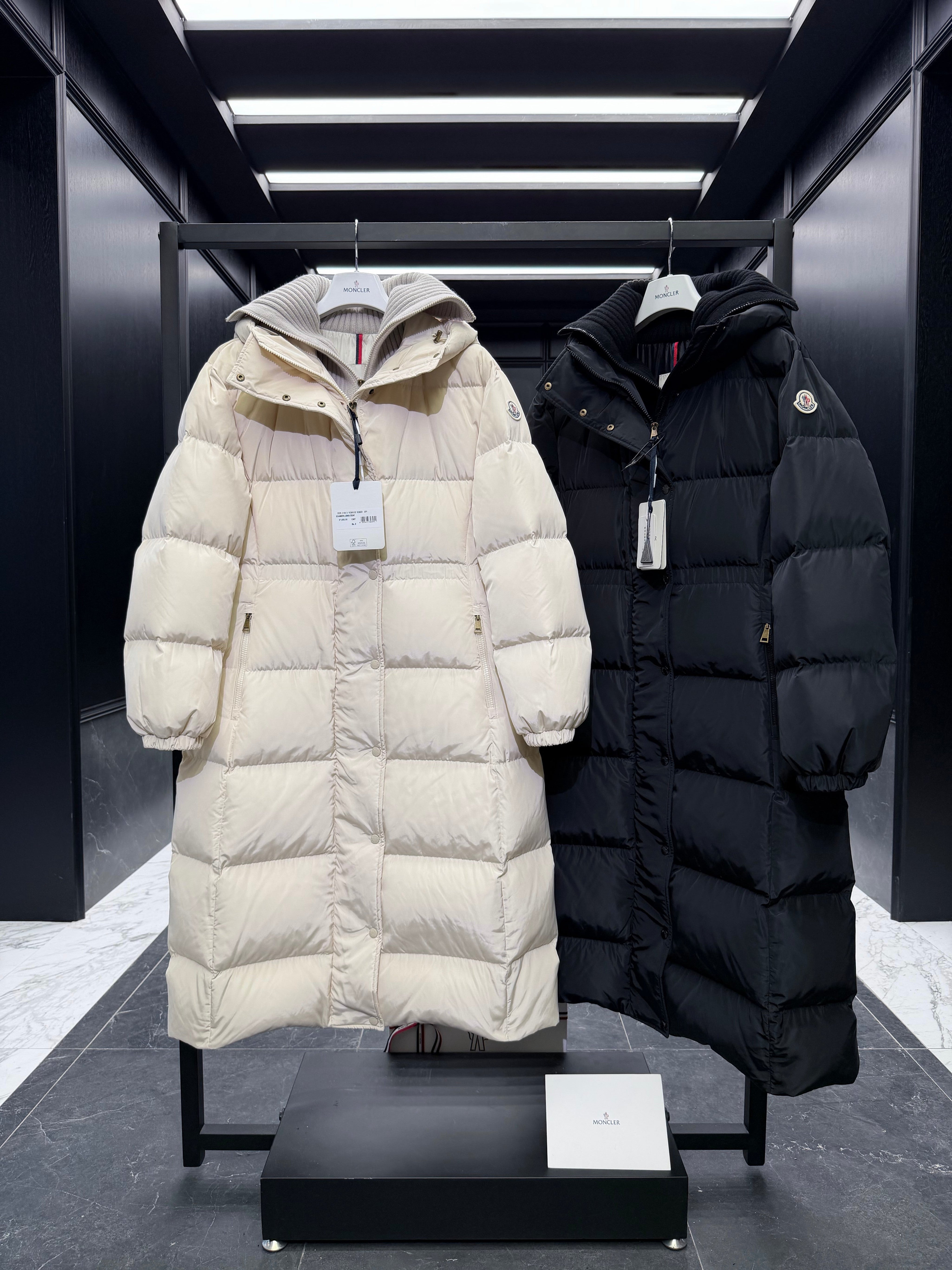 MONCLER LONG COAT 223256