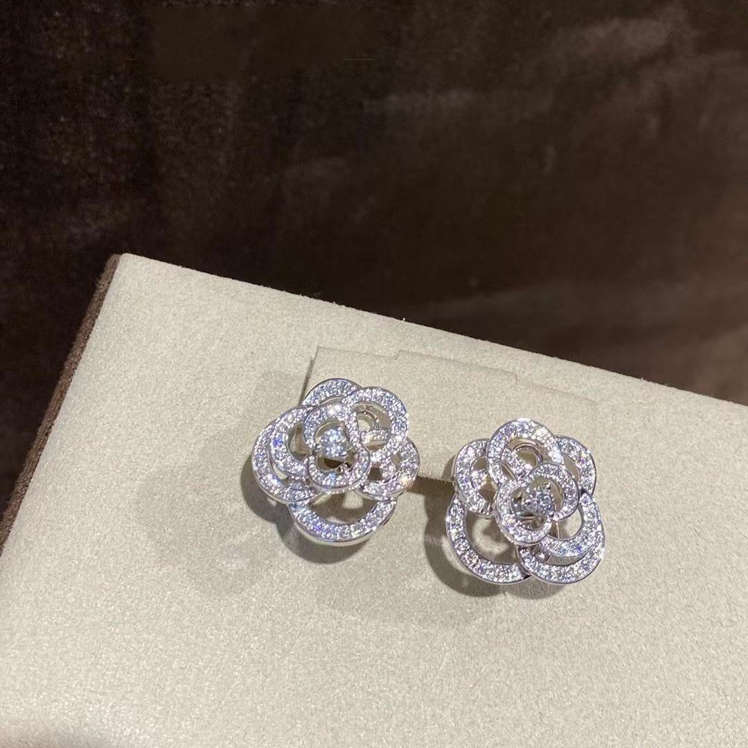 chanel-fil-de-camelia-earrings-18k-white-gold-diamonds-j2672-coral-1_5fcd7ca8-66e8-4905-99ab-3e87252bcd83.jpg