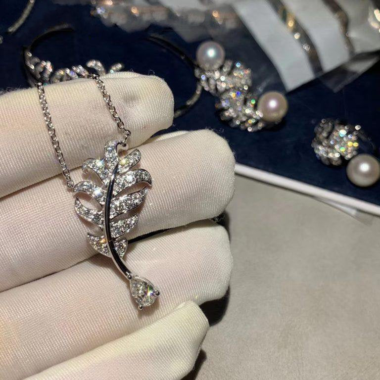 chanel-plume-de-chanel-necklace-18k-white-gold-diamonds-j10815-coral-1-768x768_b2b6a47c-95fa-4814-9177-ef690f961cdc.jpg