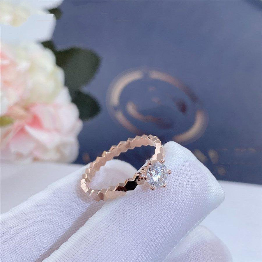 chaumet-bee-my-love-ring-rose-gold-diamond-j4nc00-coral-4-900x900_52ad2cd0-9116-4658-895b-9f81cd45d91a.jpg