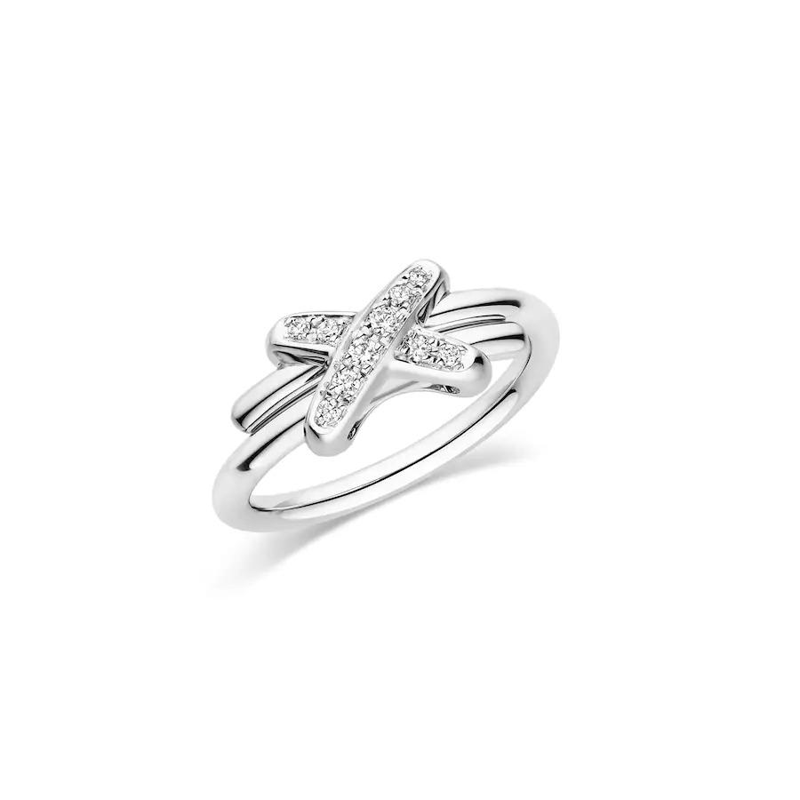 chaumet-jeux-de-liens-ring-white-gold-diamonds-081240-coral_-1_b925f893-7139-422e-a6db-443a39d73980.jpg