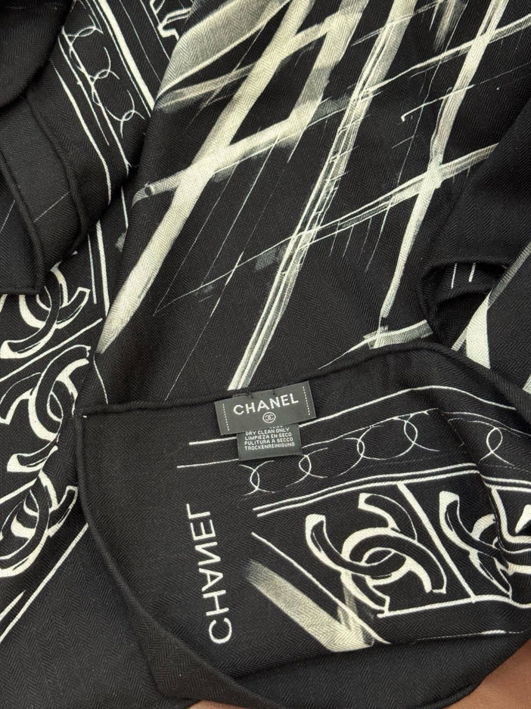 CHANEL 26S SCARF 135 IN CASHMERE AND SILK 309306
