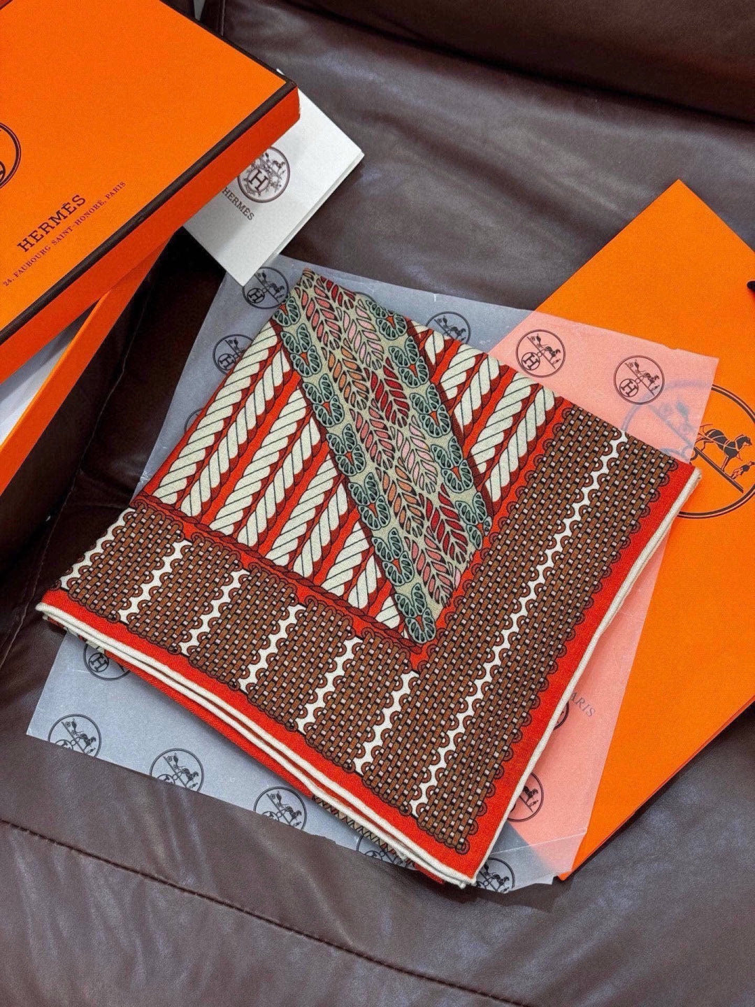 HERMES 26S PRINTED SQUARE SCARF 140 IN CASHMERE AND SILK 309321