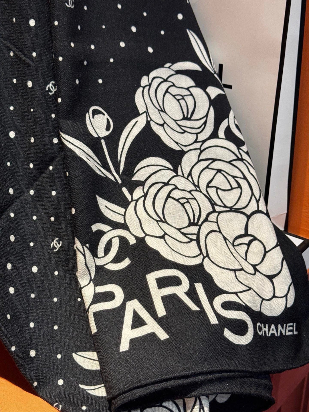 CHANEL 26S SCARF 140 IN CASHMERE AND SILK 309330