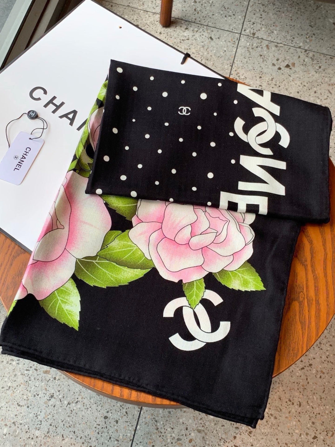 CHANEL 26S SCARF 140 IN CASHMERE AND SILK 309336