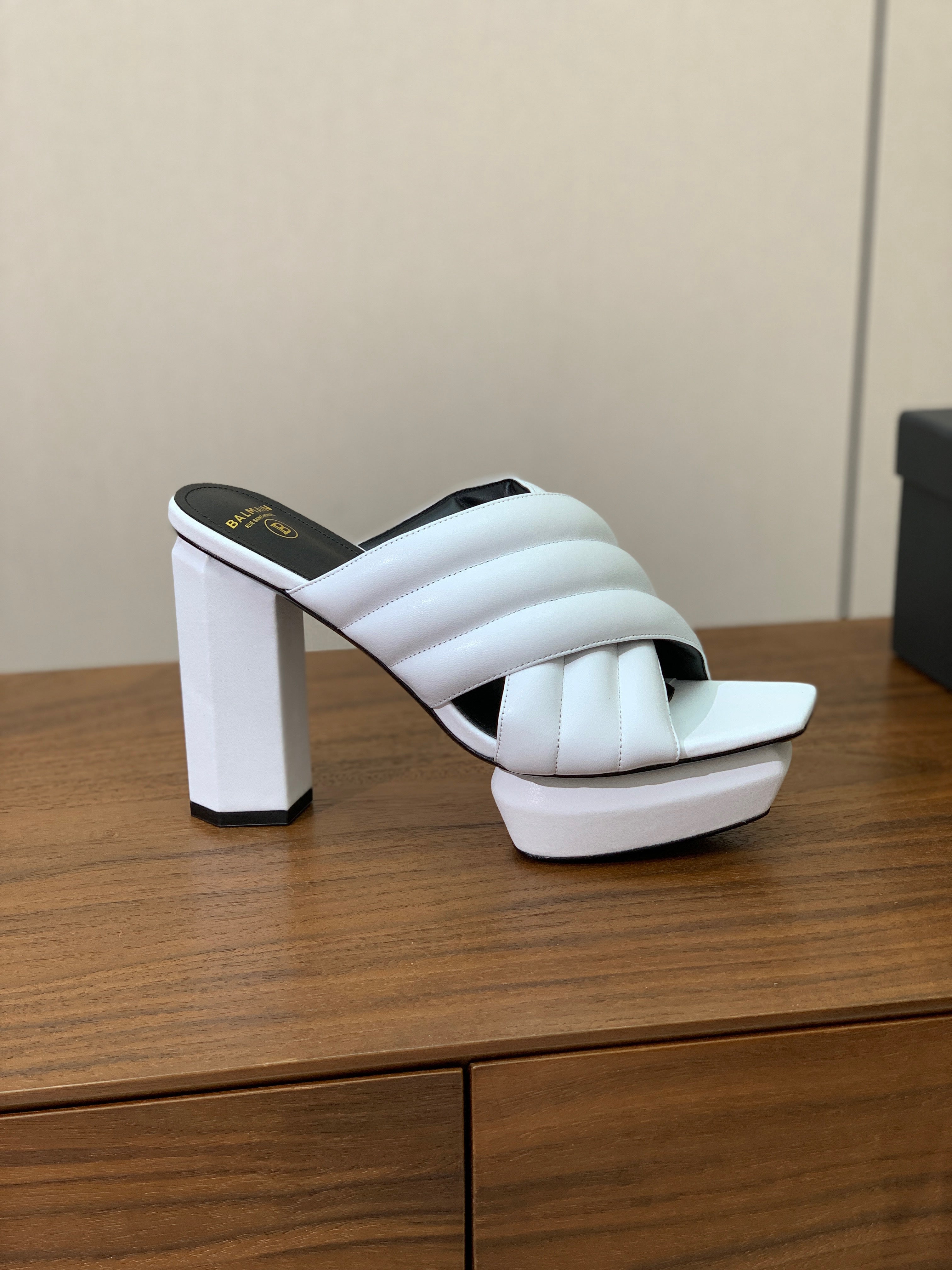 BALMAIN 26S QUILTED PLATFORM MULES 105 MM IN WHITE CALFSKIN