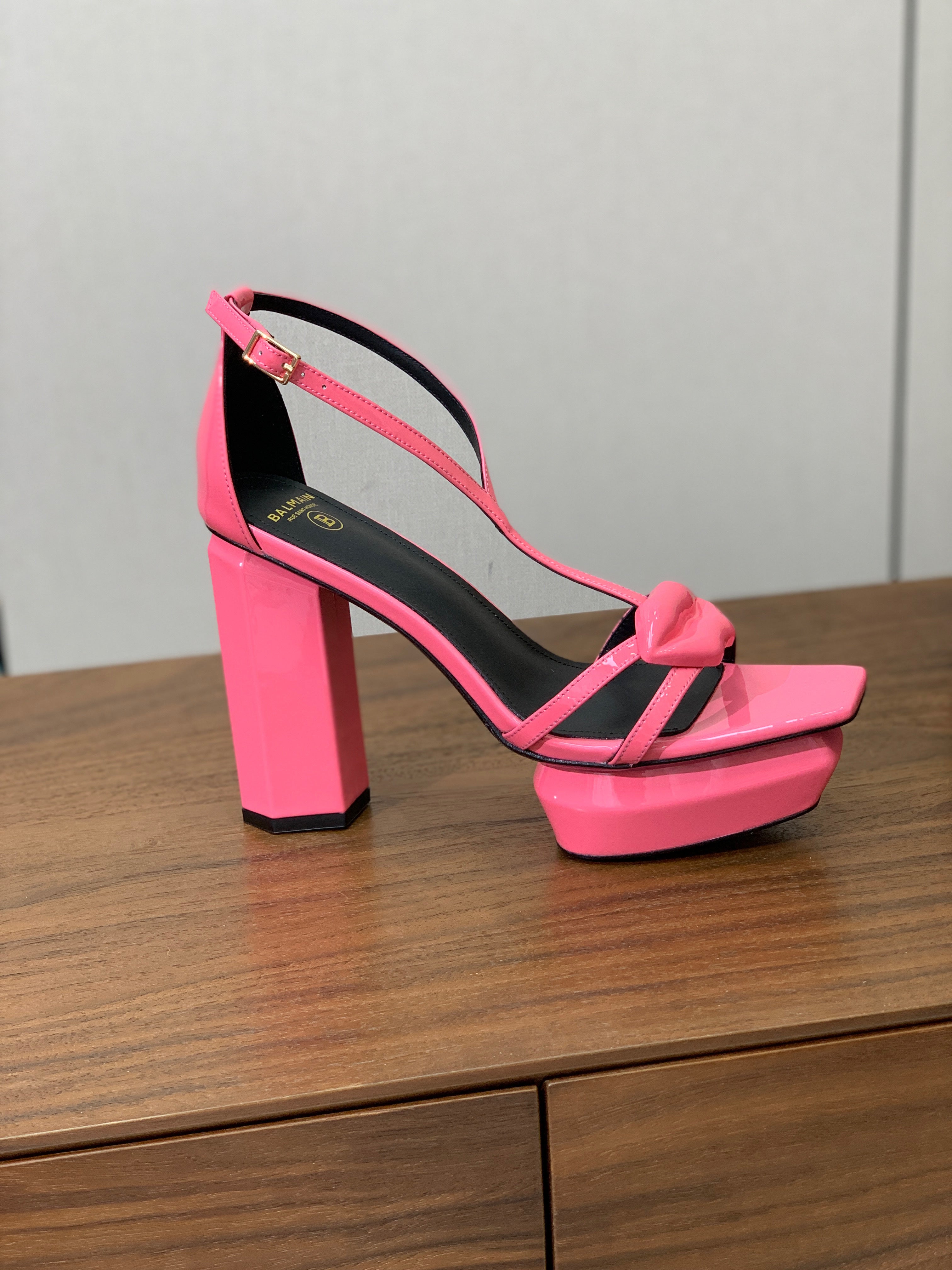BALMAIN 26S LIP-EMBELLISHED HEELS 105 MM IN PINK CALFSKIN