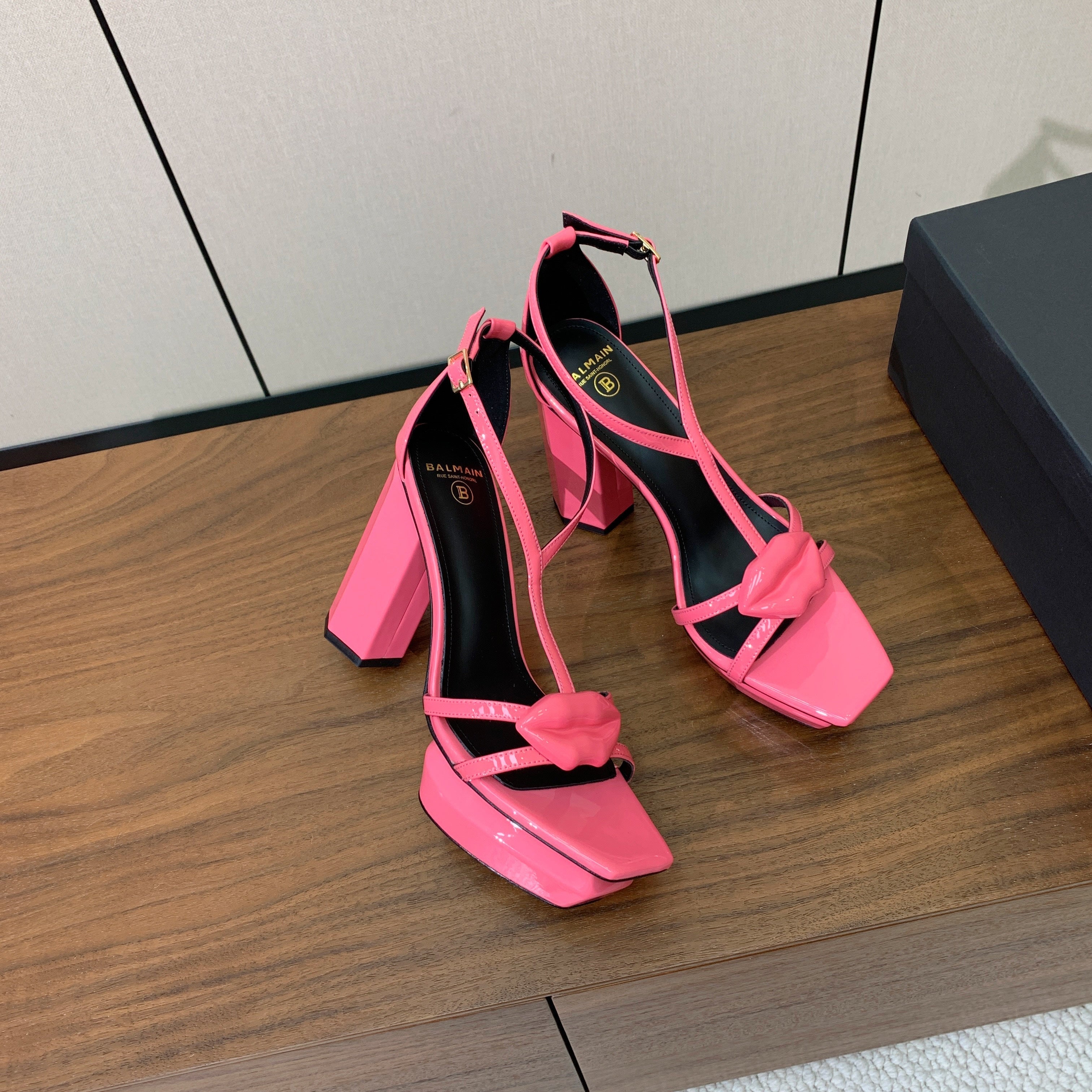 BALMAIN 26S LIP-EMBELLISHED HEELS 105 MM IN PINK CALFSKIN