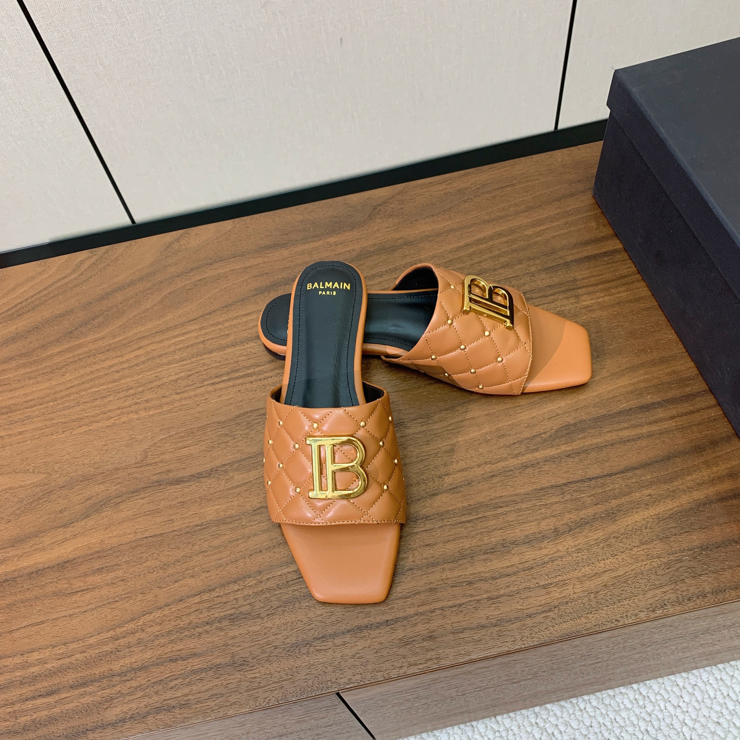 BALMAIN 26S QUILTED MULES IN LIGHT BROWN CALFSKIN