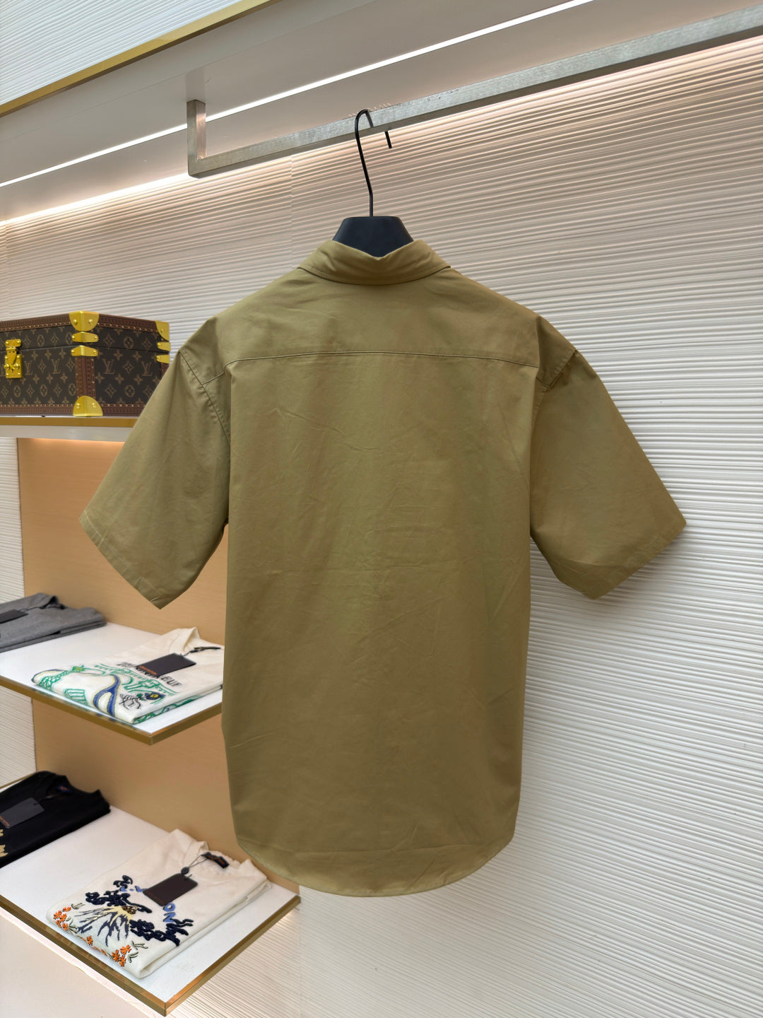 MONCLER 26S SHORT SLEEVE SHIRT 644