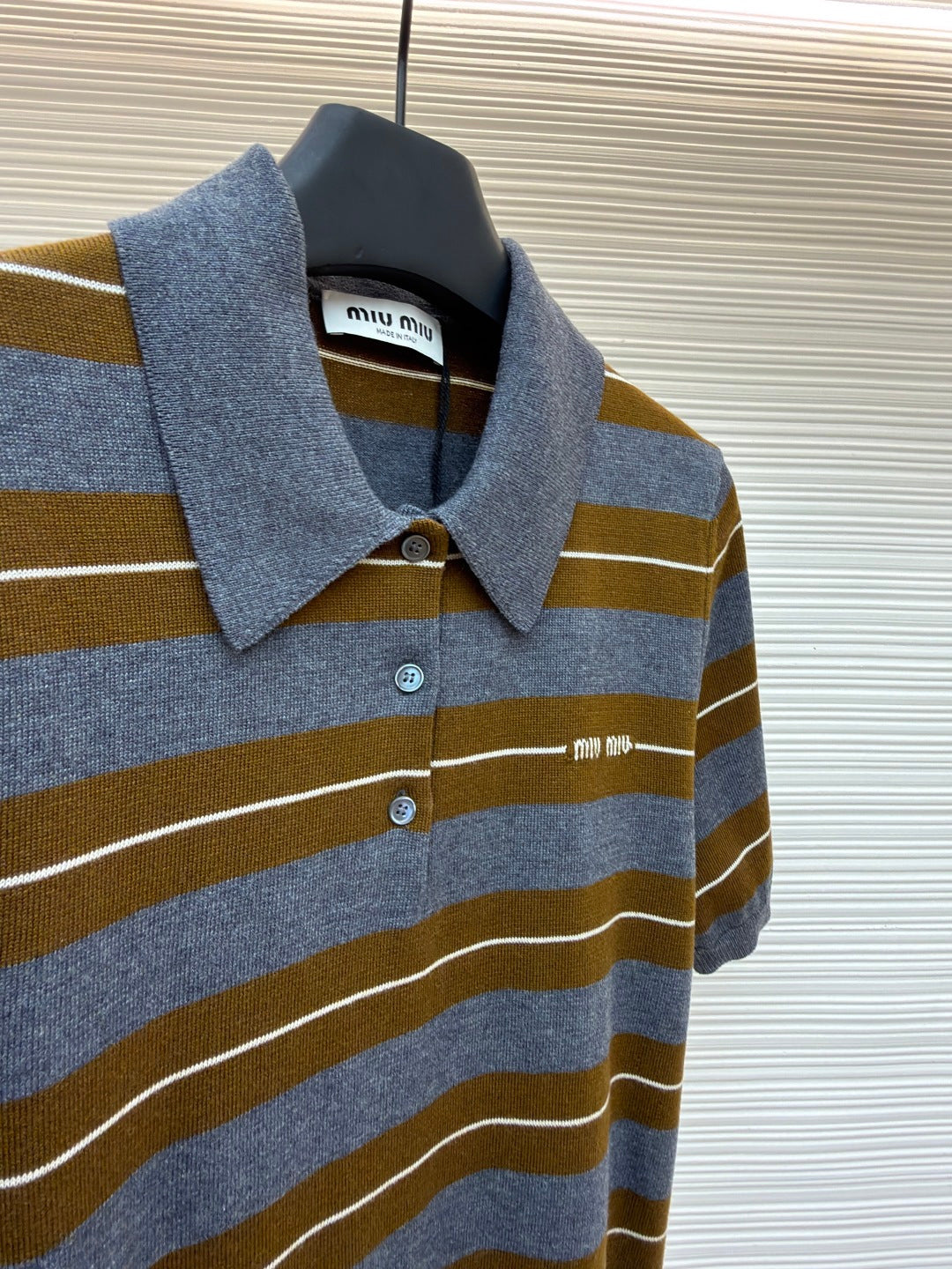 MIUMIU 26S SHORT-SLEEVED KNIT POLO SHIRT STYLE 1090