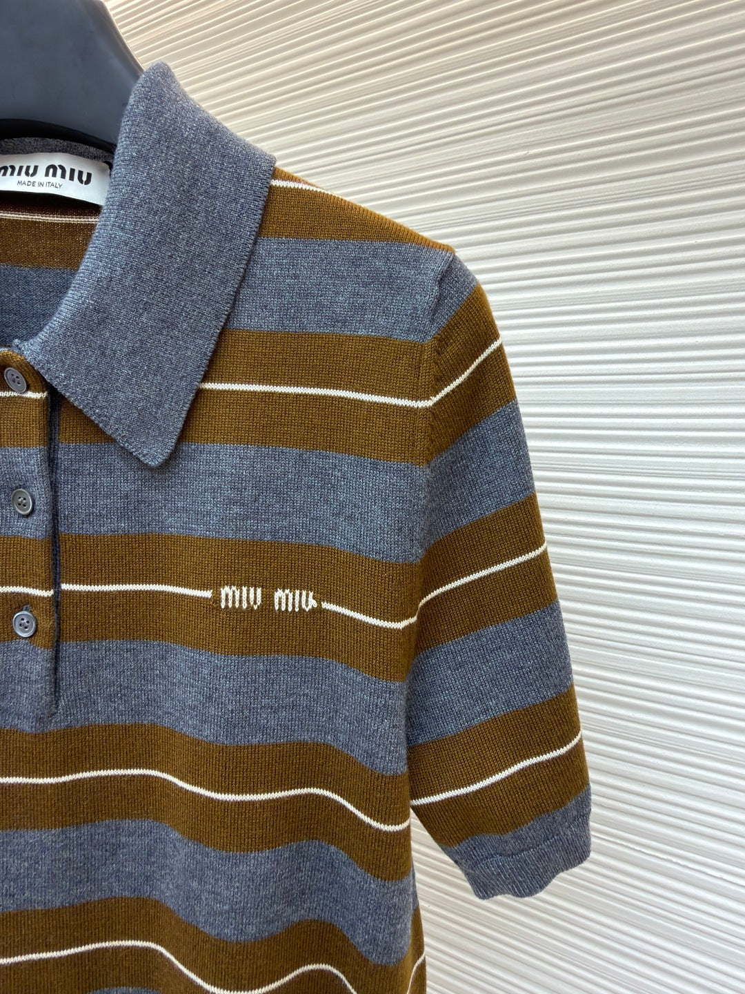 MIUMIU 26S SHORT-SLEEVED KNIT POLO SHIRT STYLE 1090