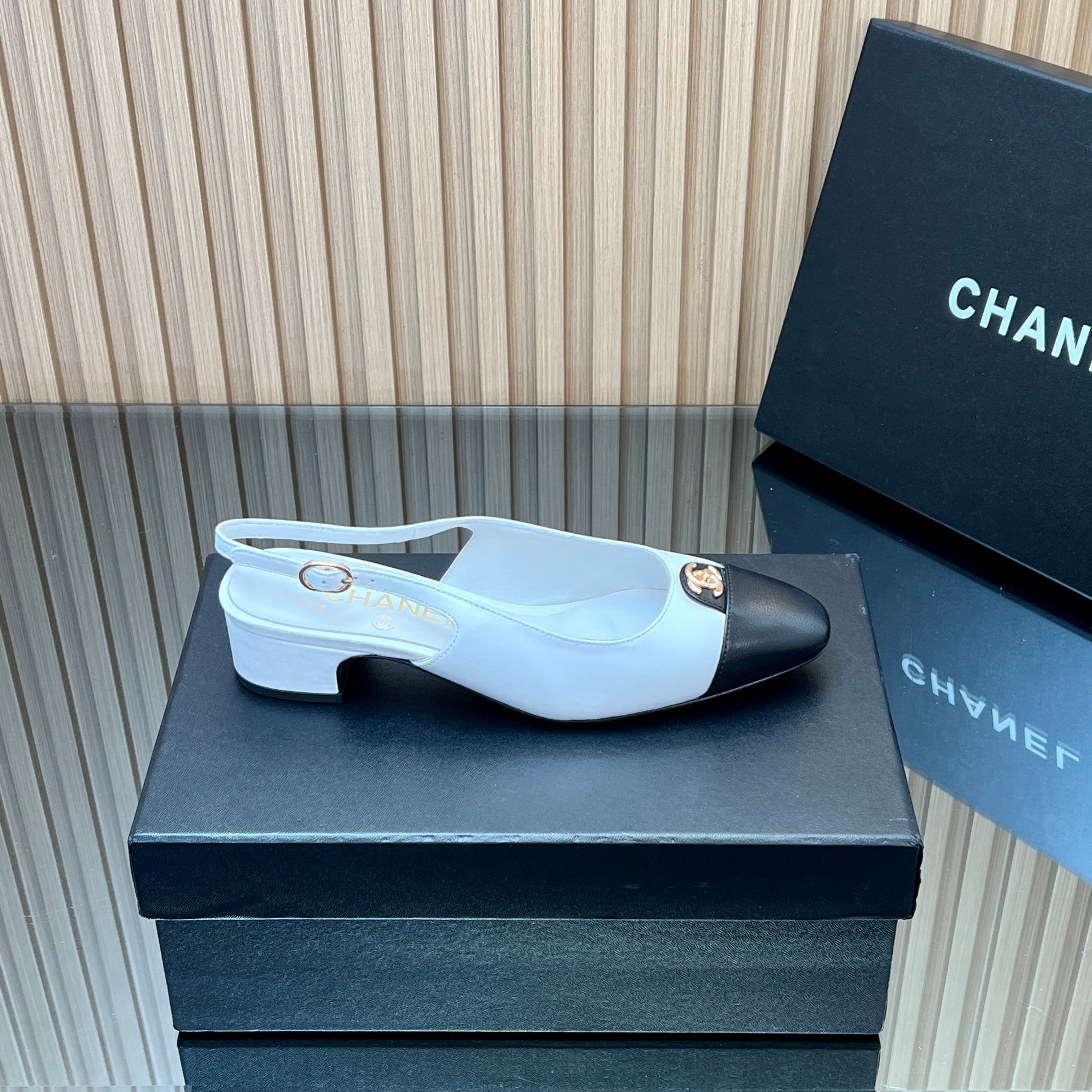 CHANEL 25S SLINGBACK SHOE 45MM IN WHITE CALFSKIN GOLD HARDWARE