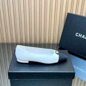 CHANEL 25S BALLET FLATS LOGO IN WHITE CALFSKIN AND BLACK CANVAS GOLD HARDWARE