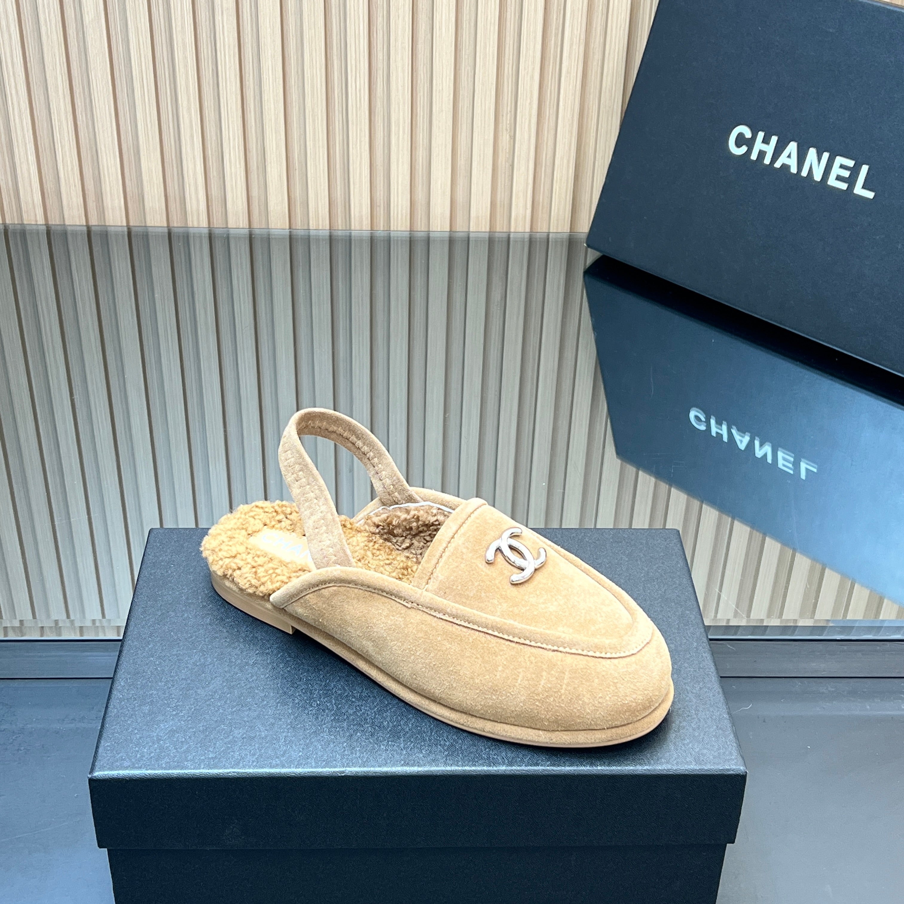 CHANEL 25S BACK STRAP MULE 15MM IN LIGHT BROWN SUEDE AND WOOL SILVER HARDWARE
