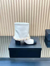 CHANEL 25S LOW BOOTS 65MM IN WHITE CALFSKIN GOLD HARDWARE