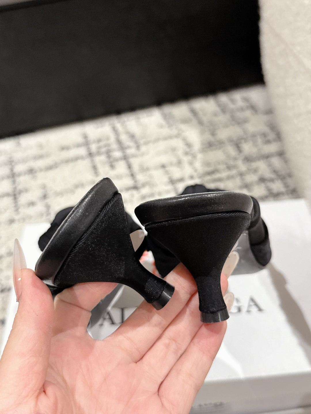 KNIFE LAVALIÈRE 45MM MULE IN BLACK NYLON JERSEY