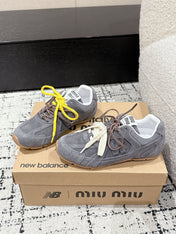MM x NB SNEAKER IN GREY SUEDE