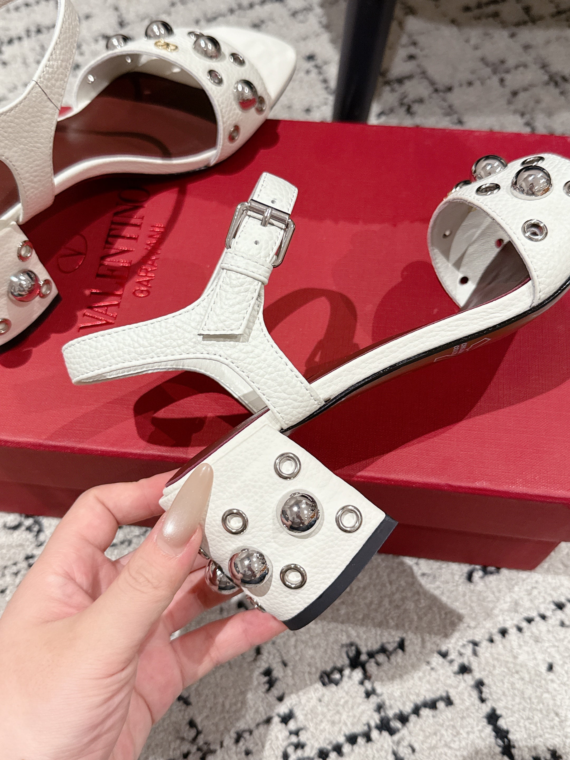 VLTN STUDDED BLOCK HEEL SANDALS 25S 60 MM IN WHITE LAMBSKIN