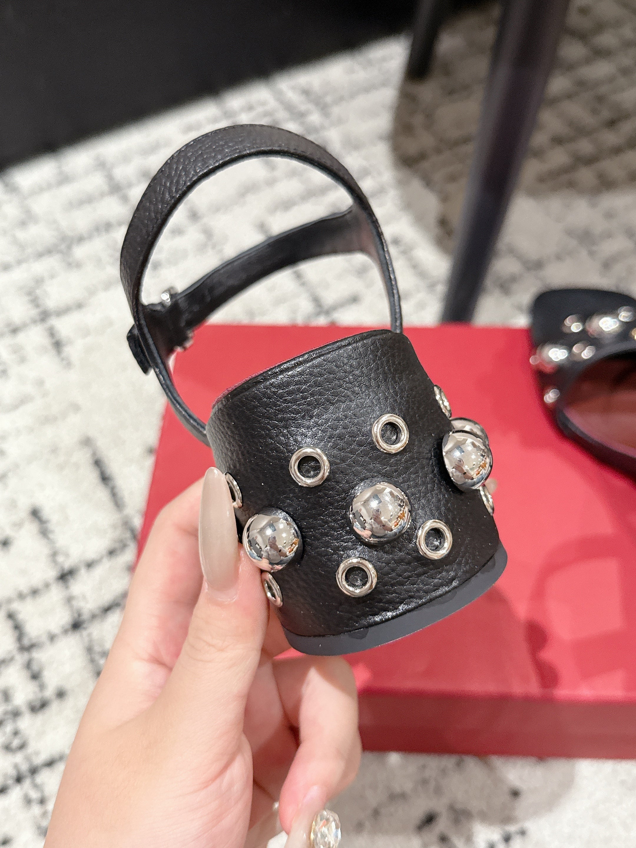 VLTN STUDDED BLOCK HEEL SANDALS 25S 60 MM IN BLACK LAMBSKIN