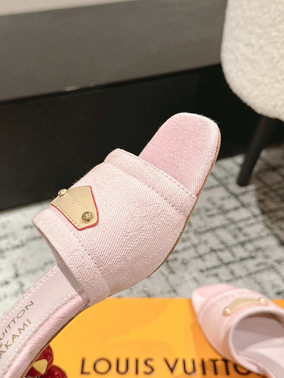 LV CHERRY HIGH HEELS 25S 55 MM IN LIGHT PINK DENIM STYLE 4