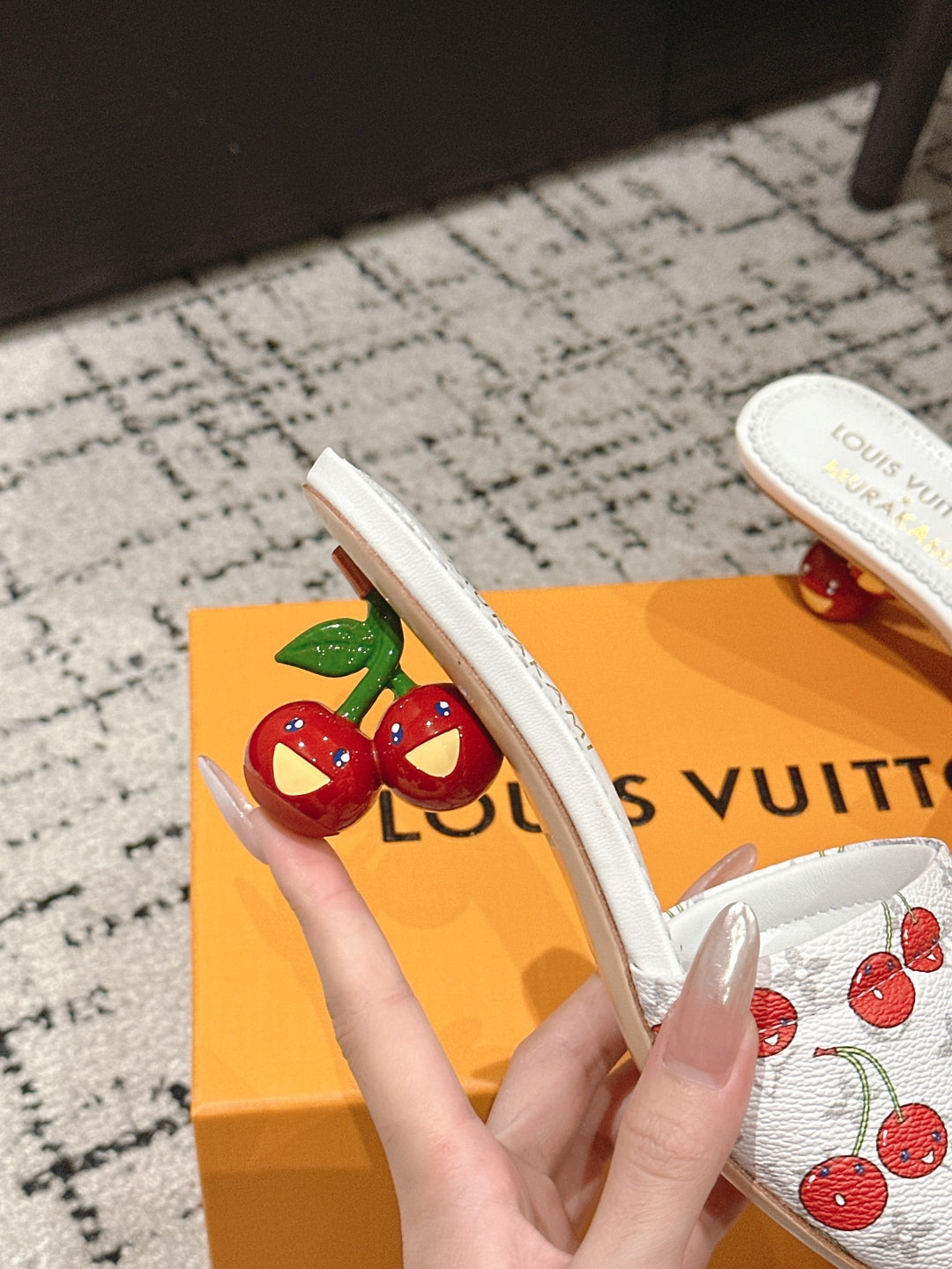 LV CHERRY HIGH HEELS 25S 55 MM IN WHITE CALFSKIN STYLE 11
