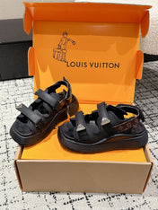 LV WEDGE SANDALS 25S 55 MM IN BLACK CALFSKIN