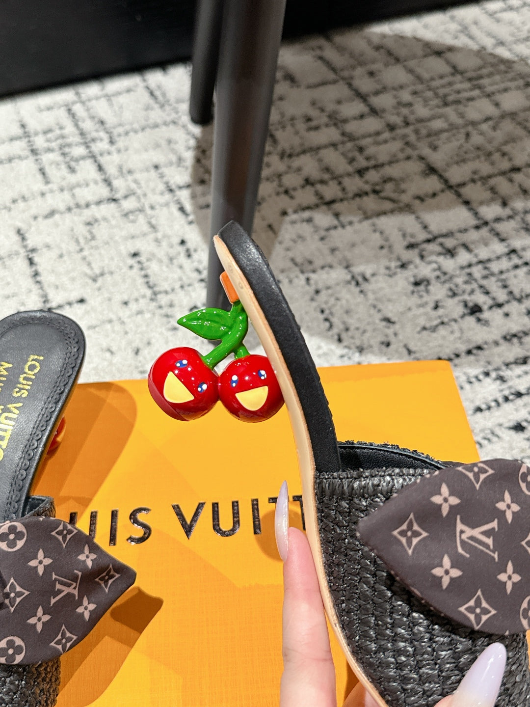 LV CHERRY HIGH HEELS 25S IN BLACK RAFFIA WITH BOW STYLE 14