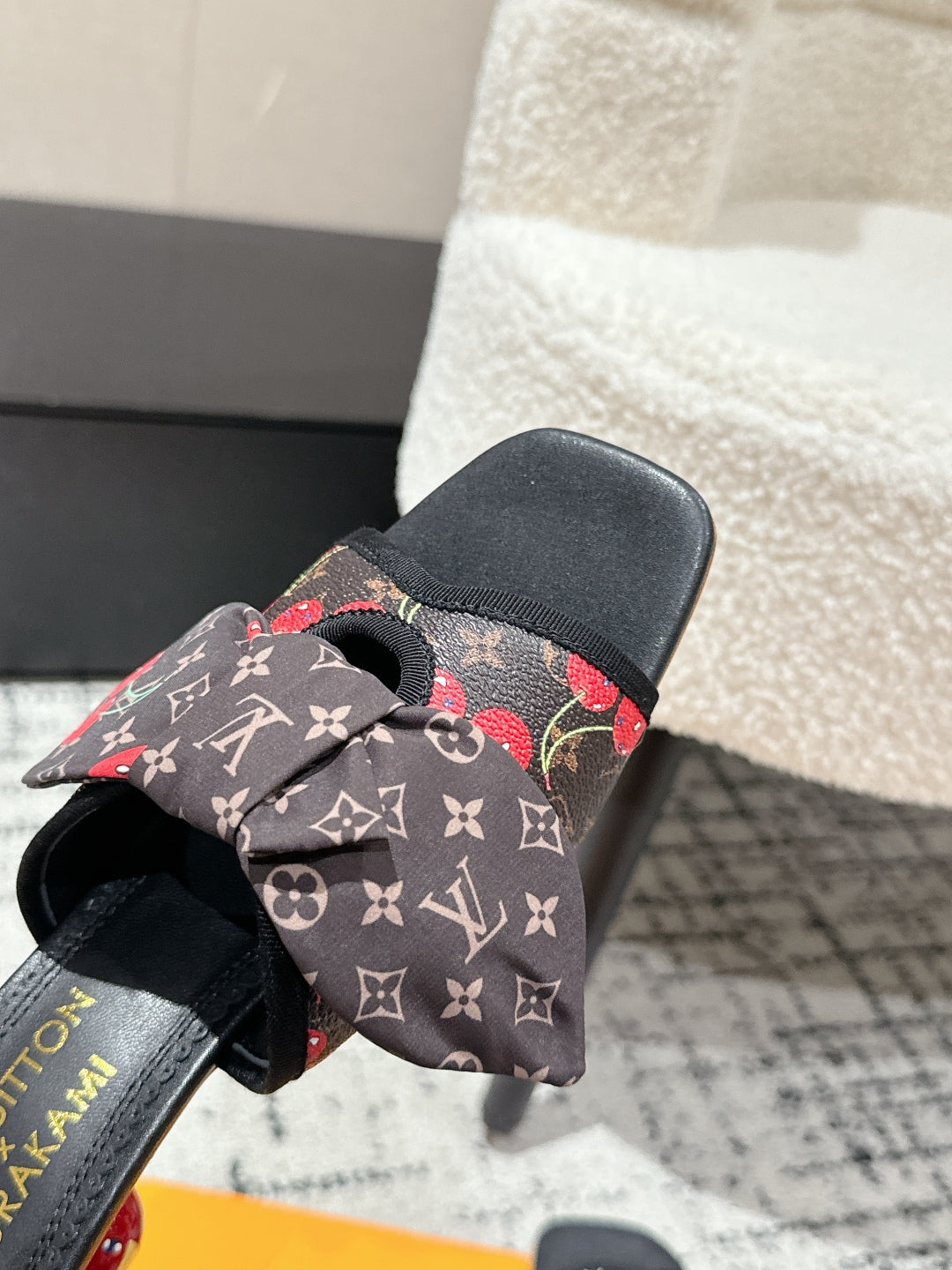 LV CHERRY HIGH HEELS 25S IN DARK BROWN AND BLACK CALFSKIN WITH BOW STYLE 10